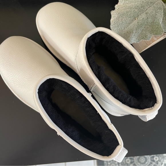 UGG Classic Mini Platform Ultra Matte White Leather - Picture 4 of 11